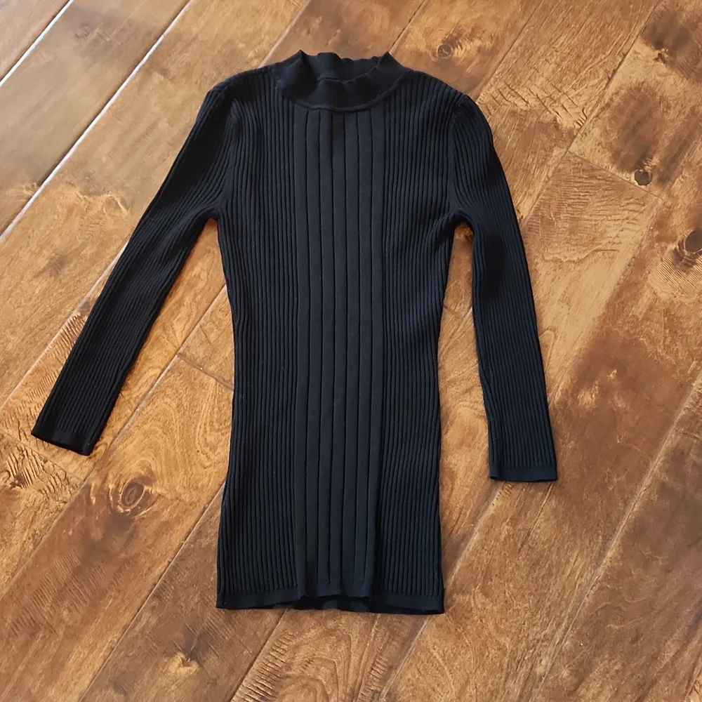 White House Black Market ribbed mock neck open back 3/4 sleeve sweater - Picture 2 of 7